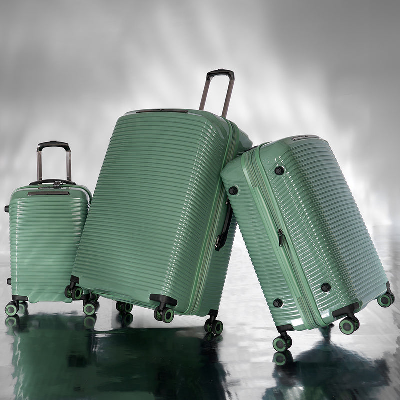 Traversed 21" Hardside Carry-On 8 Wheel Expandable Spinner (Hedge Green)