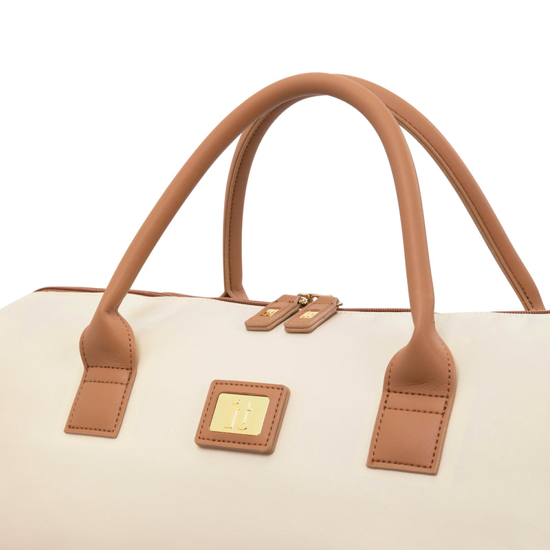 Alluring Women's Weekender Duffel (Cream)