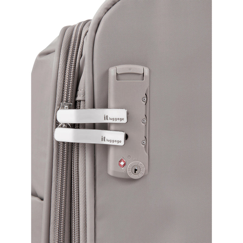 Lustrous Luxe 28" Softside Checked 8 Wheel Spinner (Moon Rock)