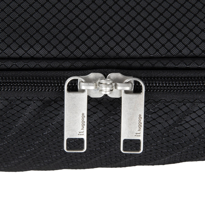 Decisive 27" Softside Checked 4 Wheel Spinner (Black)