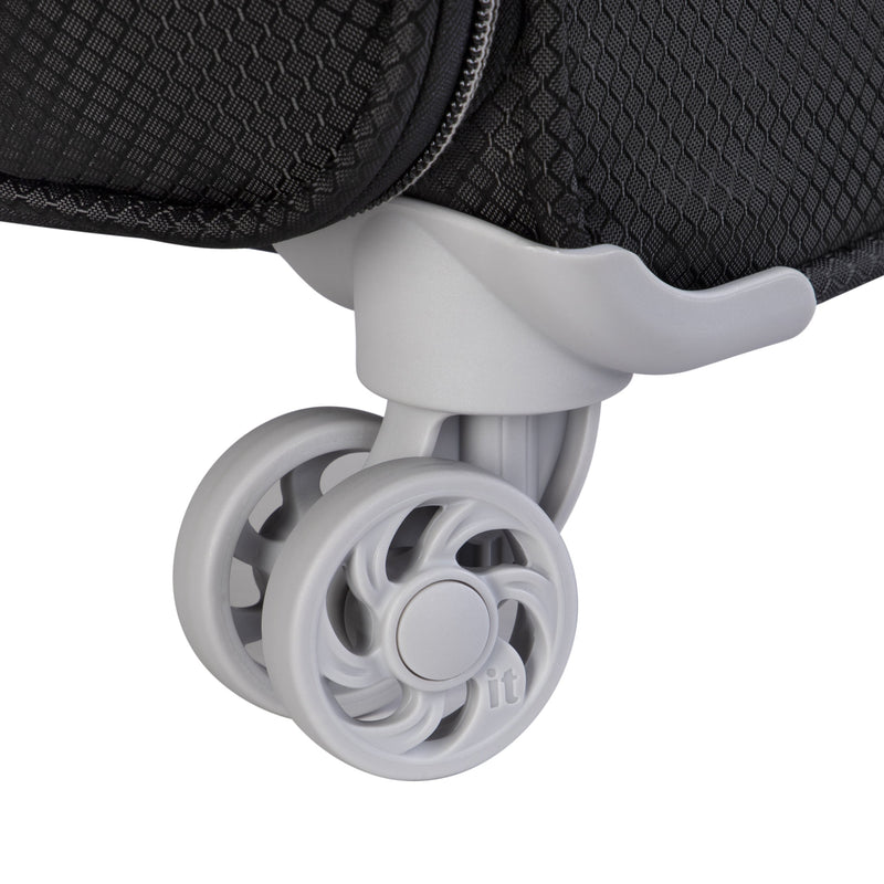 World's Lightest New York 22" Softside Spinner Luggage Carry-on Luggage (Dark Gray)